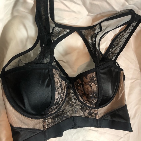 Like new Victoria’s Secret Black Lace Bra 32C - Picture 2 of 6